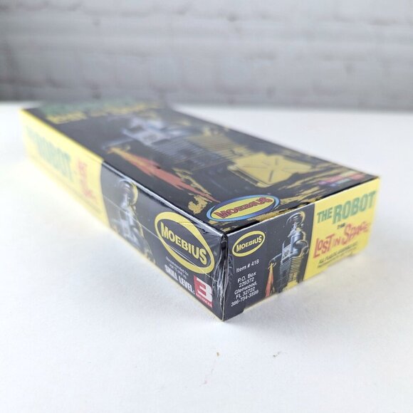 NEW Lost in Space Robot Model Kit by Moebius - Picture 3 of 5